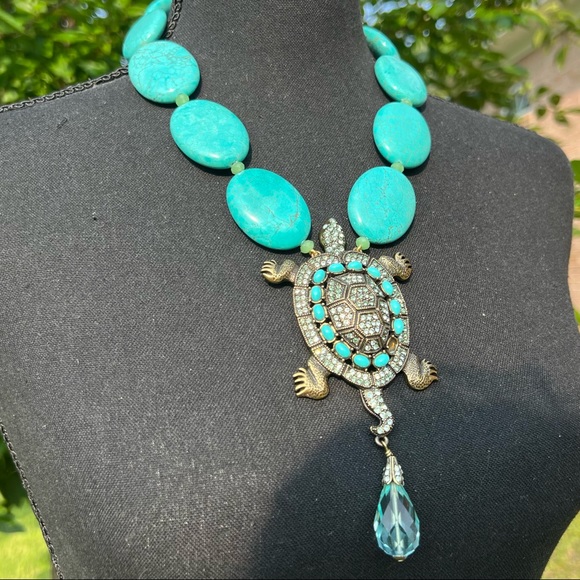 Heidi Daus Sparkling Latge Turquoise Turtle Necklace - Picture 6 of 16